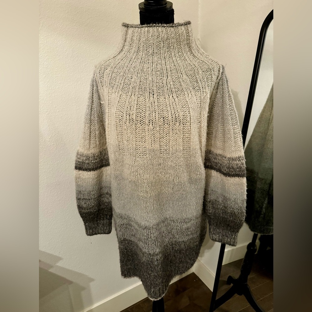 Ultra Cozy, Chunky, Wool Sweater Anthropologie L